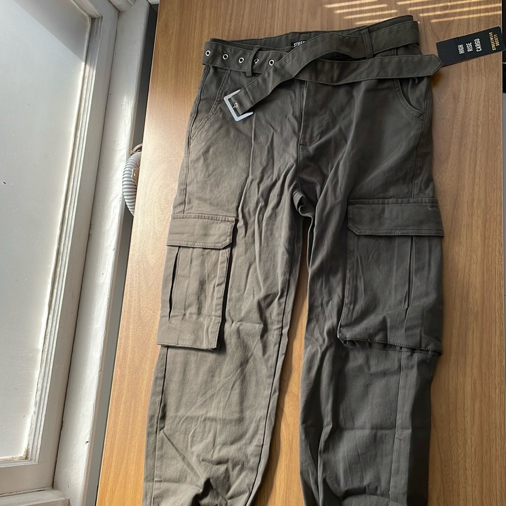 NWT high rise cargo pants.